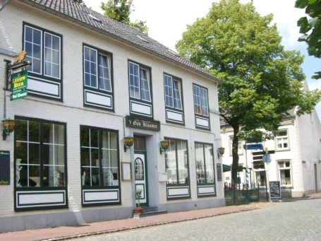 Stevensweert NL : Am Markt, Historischer Ortskern